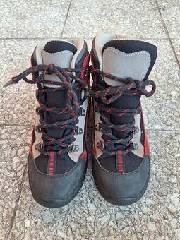 Dětské boty MC KINLEY- vel. 35- červeno- černé