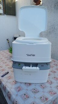 Přenosné chemické WC