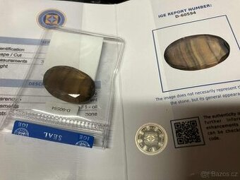 Žltý fluorit s jemnými modrými podtónmi IGE certifikácia