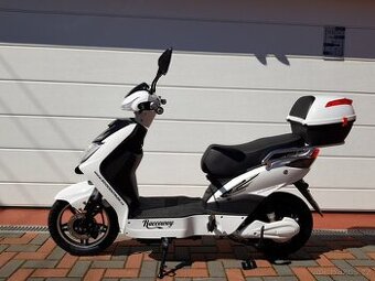 Racceway E-FICHTL moped bez SPZ a bez nutnosti ŘP