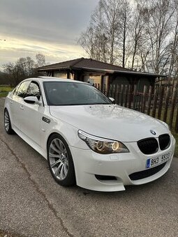 BMW e60 M5 - K&N sportovní kit sání