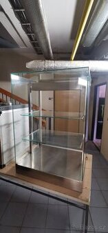 Tepelná vyhřívaná vitrína