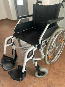 Invalidní vozík B+B s brzdama pro doprovod