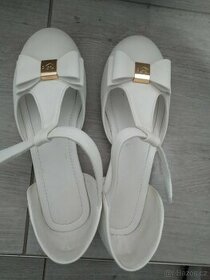 Dívčí svatební boty