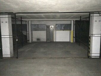 Prodám 2x garážové stání, 26 m2, Loosova, Brno-Lesná