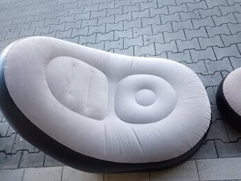 Nafukovací křeslo Intex s taburetem