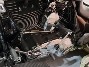 Motor a převodovka Harley Davison