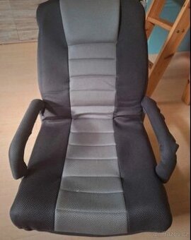 Otočné křeslo