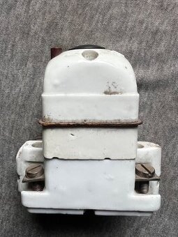 Porcelánový jistič