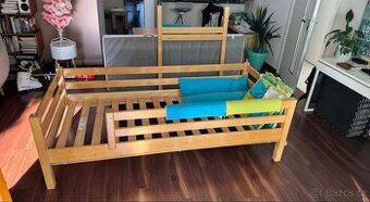 S DOVOZEM Výškově stavitelná postel a stůl Domestav. Masiv