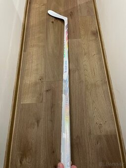 Hokejka Bauer Proto R-55 flex, P28 levá- bílá limitka