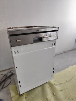 Myčka AEG Sensologic 45cm