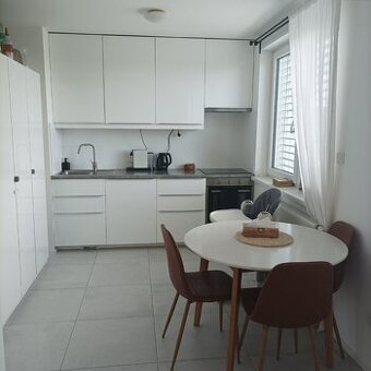 Pronájem bytu 3+1 • 64 m² , Na Hraničkách, Uherské Hradiště