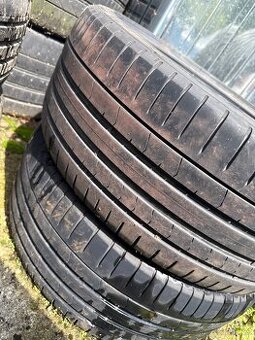 245/35 R20