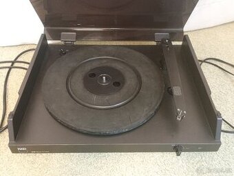 Gramofon NAD 5120
