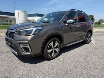 Subaru Forester 2.0i Hybrid 4x4 – plná výbava, tažné