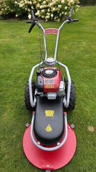 Sekačka na vysokou trávu. Dakr Panter