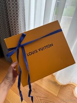 Louis Vuitton krabice.