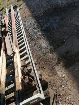 NÁJEZDVÁ RAMPA NA AUTO