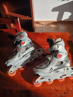 In line  kolečkové brusle