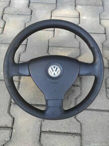 Tříramenný volant VW