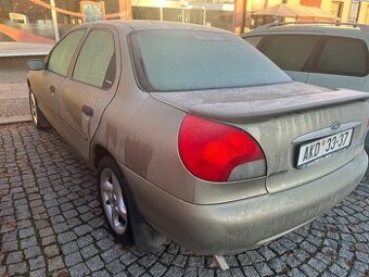 Koupím zadní světla Ford Mondeo Mk2 sedan