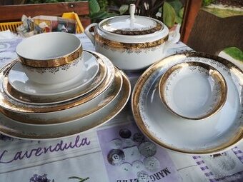 Nepoužitý jídelní servis