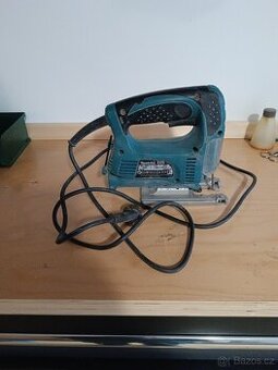 přímočará pila makita