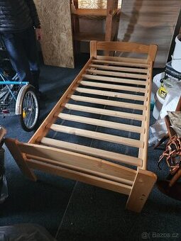 Dřevěná masivní postel 80x200 cm