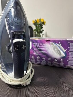 Žehlička Philips Powerlife Stream Iron