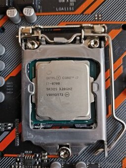 i7 8700 soc. 1151 TOP