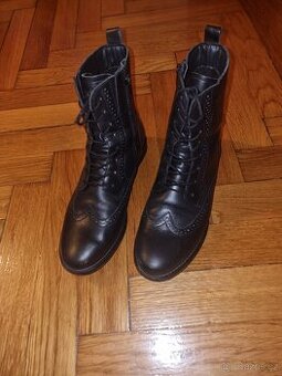 Šněrovací vyšší obuv ČERNÁ, vel 42