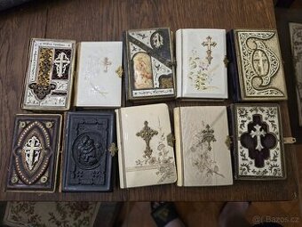 10 ks starožitných církevních- modlitebních knížek