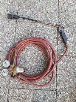 Plynový hořák na střešní lepenku