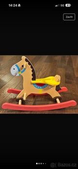 Dřevěný houpací kůň