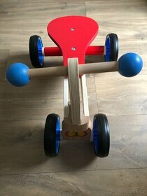 Dřevěné odrážedlo Playtive