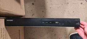 HIKVISION Digital video recorder DS-7216HQHI-F2/N/A - 16x BN - 1