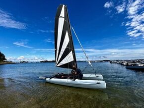Katamarán DART 16