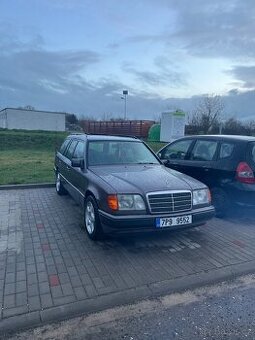 Mercedes Benz w124 e220 110kw kombi