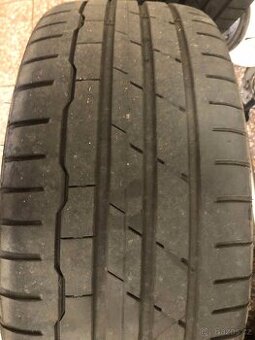 Zánovní letní pneu 215/40 R18 Hankook