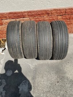 Pneu 225/60 R17 99H