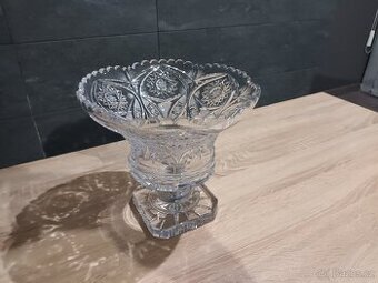Prodám starožitnou broušenou křišťálovou mísu