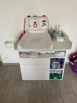 Prebalovaci pult Ikea Smastad