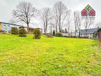 Stavební pozemek o výměře 1380 m2, IS u pozemku, klidná a př