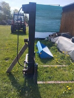 Prodám Vidle za traktor zvedací zařízení