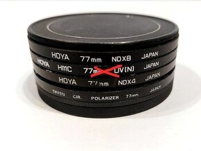 77 mm různé filtry Hoya / Tiffen Japan, pouzdro a adaptér