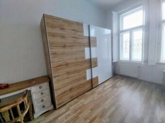 Šatní skříň
