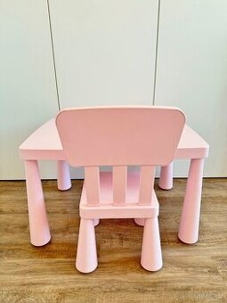 Ikea Mammut stůl a židle růžová