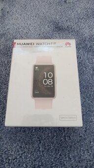 Nove smart hodinky huawei watch fit.