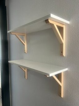 Nástěnnou police IKEA BURHULT/SANDSHULT – bílá/osika